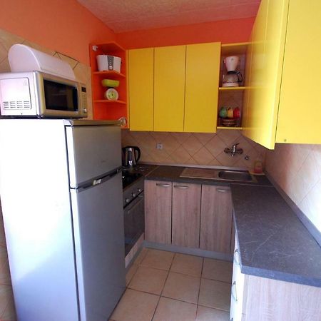 Apartments Juric By El-Pi Tours Нивице Экстерьер фото