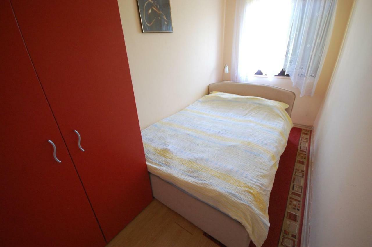 Apartments Juric By El-Pi Tours Нивице Экстерьер фото