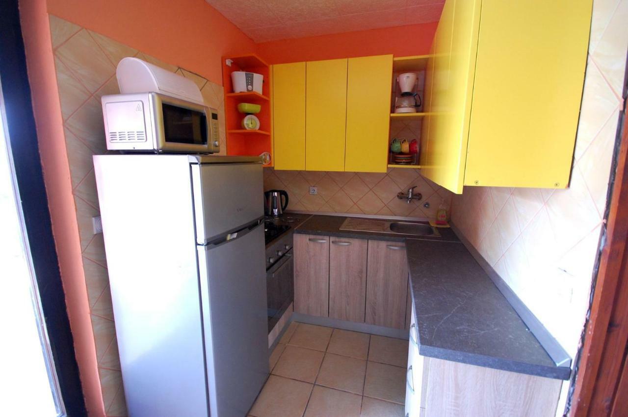 Apartments Juric By El-Pi Tours Нивице Экстерьер фото