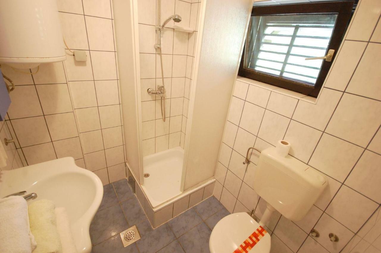 Apartments Juric By El-Pi Tours Нивице Экстерьер фото