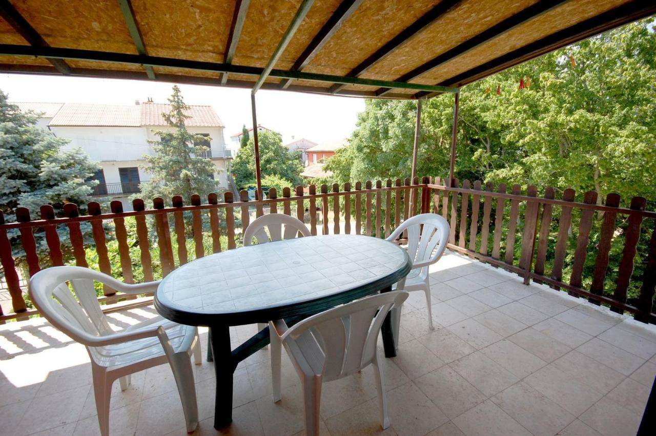 Apartments Juric By El-Pi Tours Нивице Экстерьер фото